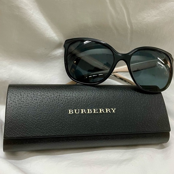 Burberry sunglasses - Picture 5 of 5